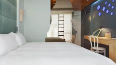 010091 new hotel  Standard guestroom 