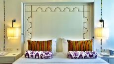 king bed at Bela Vista Hotel