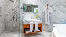 marble bathroom01 at Tomtom Suites