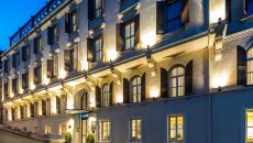 exterior night 01 at Tomtom Suites