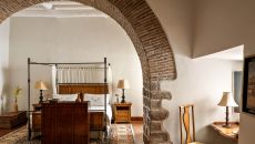 colonial arch suite DSF4663 at Palacio Nazarenas