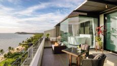 010479 11i Club Panoramic Ocean View Suite Balcony