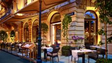 Dstrikt Steakhouse Terrace