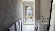 Copy of waterfall suite bathroom minos palace