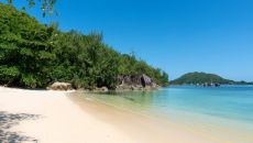 beach 02 hd Constance Ephelia Seychelles