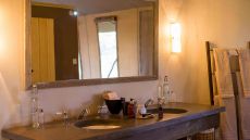 Sanctuary Swala bathroom