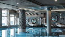 Piscine  at Le K2 Palace