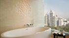 Park Twin Bathtob City View