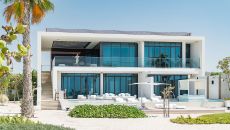 villa exterior at Nikki Beach Dubai