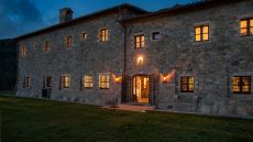 Hotelito de Alma garden at night