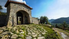 Hotelito de Alma hillside entrance