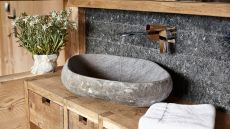  Hoch Leger detail bathroom