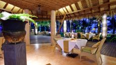 al fresco dining at High Season