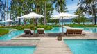 Pool  Rosewood  Phuket.