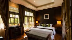 S Class Suite Bedroom