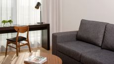 Alcove Suite Living room