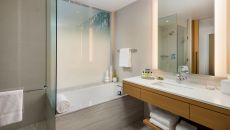 Inter Continental LA Downtown Bath IC Los Angeles Downtown