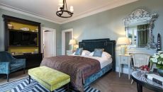 Junior Suite Bedroom Controcampo at Hotel de la Ville