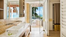 romantic junior suite bathroom 