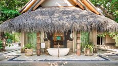 Luxury Beach Villa with Pool Bath