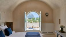  Istoria  Hotel  Rakonto  Suite.