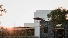  Istoria  Hotel entrance susnet.