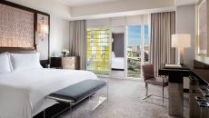 Strip View King Accessible