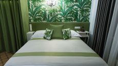 mystery king dor bed total 