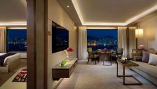 Premier Harbour View Suite Double