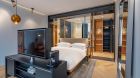 1 King Bed.
