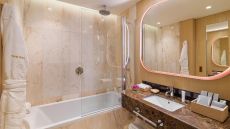  Bathroom  The  One  Palacio da  Anunciada.