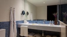  Deluxe  Ocean  Front  Bathroom 