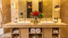 Deluxe bathroom