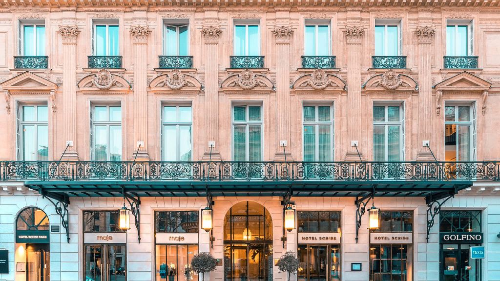 Louis Vuitton: A sparkling arrival in Place Vendome
