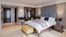 master bedroom Apartment