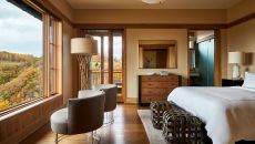 Accommodations Pinnacle Cottage Cedar Bluff Room Bedroom 2021 1 01115 at Primland Resort