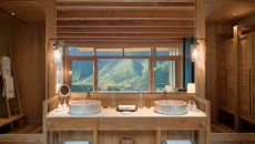 Punakha Suite Bathroom