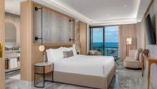 Deluxe Ocean Front Suite with King Bed