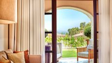Grand Deluxe Room Terrace Cap Vermell