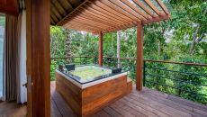 Deluxe Suite with Private Jacuzzi