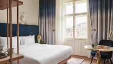 Standard King View Bed Andaz Prague