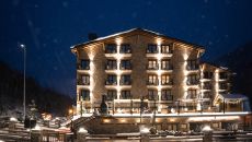 night facade at Serras Andorra