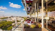 Bonnie Restaurant terrace