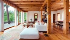 COMO Villa Living Room with view COMO Uma Paro