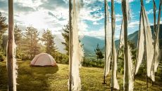 Overnight Camping COMO Uma Paro