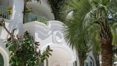 Hotel entrance 9500 Hotel La Palma Capri