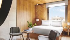 1 KING BED DELUXE Guestroom