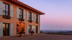 Exterior2 at Black Walnut Inn Vineyard