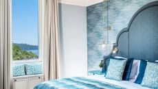 Room Junior suites bed with view at Mediterraneo Sorrento