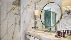 Al Habtoor Palace Budapest Royal Suite Bathroom at Al Habtoor Palace Budapest